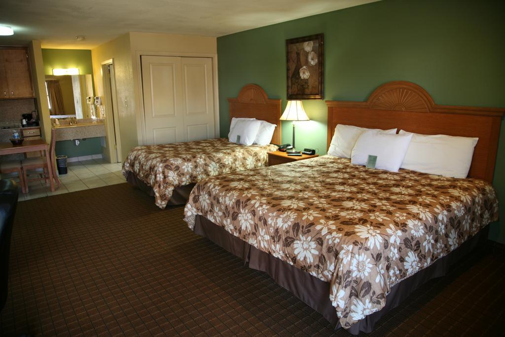 Coach Light Inn Brenham Δωμάτιο φωτογραφία