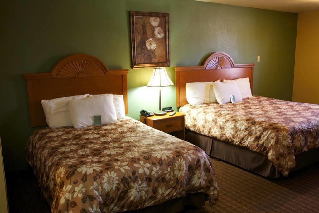 Coach Light Inn Brenham Εξωτερικό φωτογραφία